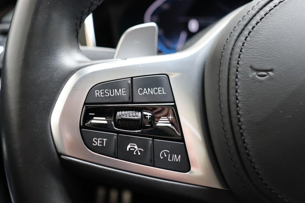 BMW 3 Serie Touring 330e Business Edition Plus M Sport Pakket Automaat / Navigatiesysteem Professional / Head-Up Display / Panoramadak / Adaptief M Onderstel / Stoelverwarming / HiFi / Adaptieve Cruise Control / Leder / 19 Inch /