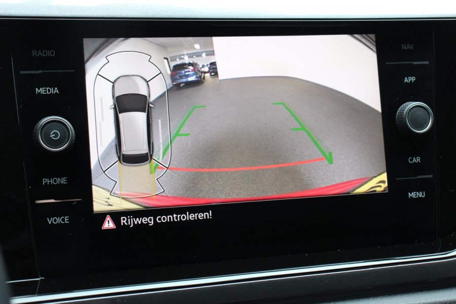 Volkswagen Taigo 1.5 TSI 150pk DSG Style Navigatie Apple Carplay/Android Auto Parkeersensoren Camera Virtual Cockpit Climate Control Lichtmetalen velgen