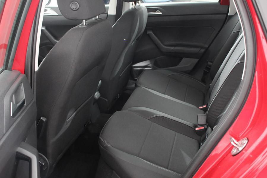 Volkswagen Taigo 1.5 TSI 150pk DSG Style Navigatie Apple Carplay/Android Auto Parkeersensoren Camera Virtual Cockpit Climate Control Lichtmetalen velgen