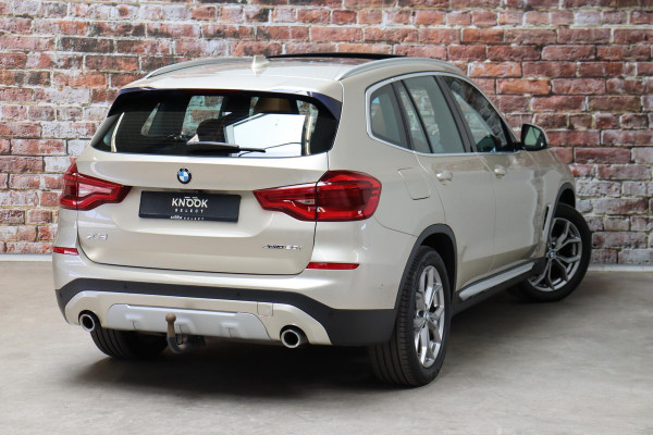 BMW X3 xDrive20i High Executive xLine Automaat / Navigatie Professional / Panoramadak / Trekhaak / Head-Up Display / Achteruitrijcamera / Stoelverwaming / HiFi / Cruise Control / Leder / LED /