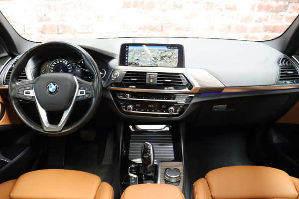 BMW X3 xDrive20i High Executive xLine Automaat / Navigatie Professional / Panoramadak / Trekhaak / Head-Up Display / Achteruitrijcamera / Stoelverwaming / HiFi / Cruise Control / Leder / LED /