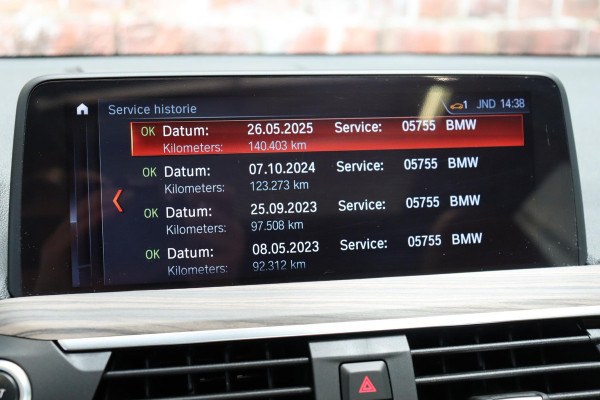 BMW X3 xDrive20i High Executive xLine Automaat / Navigatie Professional / Panoramadak / Trekhaak / Head-Up Display / Achteruitrijcamera / Stoelverwaming / HiFi / Cruise Control / Leder / LED /