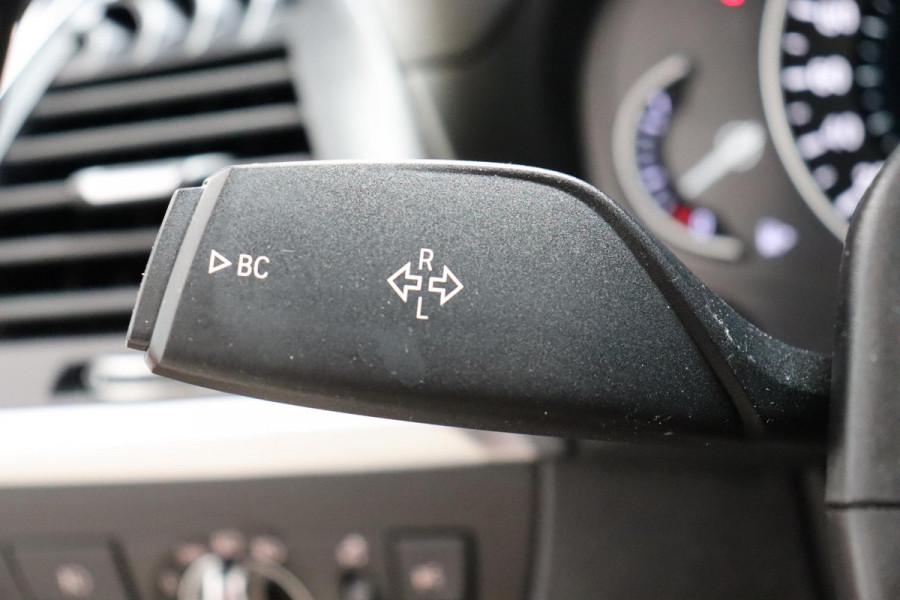 BMW X3 xDrive20i High Executive xLine Automaat / Navigatie Professional / Panoramadak / Trekhaak / Head-Up Display / Achteruitrijcamera / Stoelverwaming / HiFi / Cruise Control / Leder / LED /