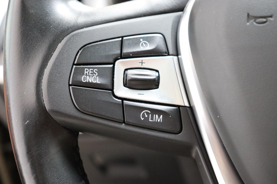 BMW X3 xDrive20i High Executive xLine Automaat / Navigatie Professional / Panoramadak / Trekhaak / Head-Up Display / Achteruitrijcamera / Stoelverwaming / HiFi / Cruise Control / Leder / LED /