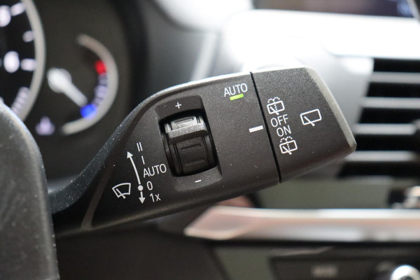 BMW X3 xDrive20i High Executive xLine Automaat / Navigatie Professional / Panoramadak / Trekhaak / Head-Up Display / Achteruitrijcamera / Stoelverwaming / HiFi / Cruise Control / Leder / LED /