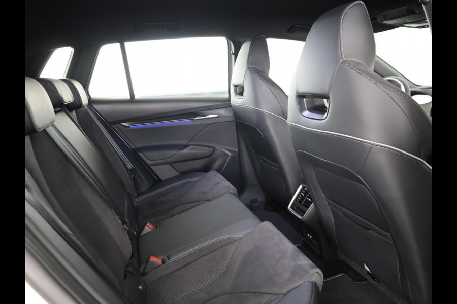 Škoda Elroq 85 Sportline 286pk | Navigatie | parkeeracamera | Matrix led | Adaptieve cruise controle | Stoelverwarming |