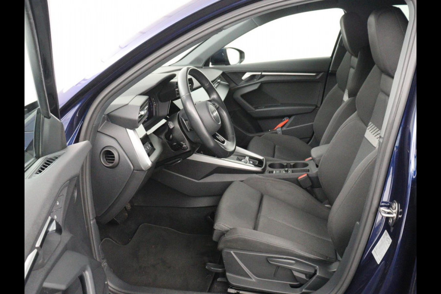 Audi A3 30 TFSI Advanced edition | Stoelverwarming | Adaptive cruise | Carplay | Sportstoelen | Virtual Cockpit | Navigatie | Full LED | Parkeerhulp | Climate control | Bluetooth