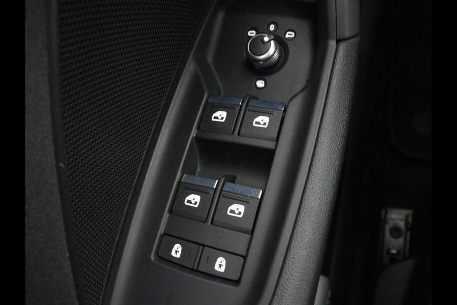 Audi A3 30 TFSI Advanced edition | Stoelverwarming | Adaptive cruise | Carplay | Sportstoelen | Virtual Cockpit | Navigatie | Full LED | Parkeerhulp | Climate control | Bluetooth