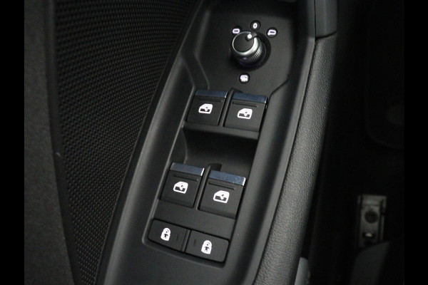 Audi A3 30 TFSI Advanced edition | Stoelverwarming | Adaptive cruise | Carplay | Sportstoelen | Virtual Cockpit | Navigatie | Full LED | Parkeerhulp | Climate control | Bluetooth