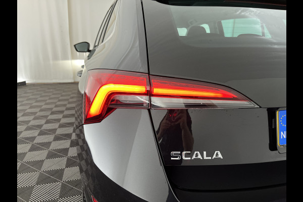 Škoda SCALA 1.0 TSI Business Edition (INCL-BTW) Aut. *FULL-LED | DIGI-COCKPIT | HEATED-COMFORTSEATS | CARPLAY | LANE-ASSIST | NAVI-FULLMAP | ECC | PRIVACY-GLASS | PDC | AMUNDSEN-AUDIO | CRUISE | 18''ALU*