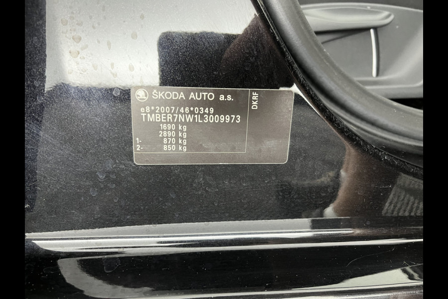 Škoda SCALA 1.0 TSI Business Edition (INCL-BTW) Aut. *FULL-LED | DIGI-COCKPIT | HEATED-COMFORTSEATS | CARPLAY | LANE-ASSIST | NAVI-FULLMAP | ECC | PRIVACY-GLASS | PDC | AMUNDSEN-AUDIO | CRUISE | 18''ALU*