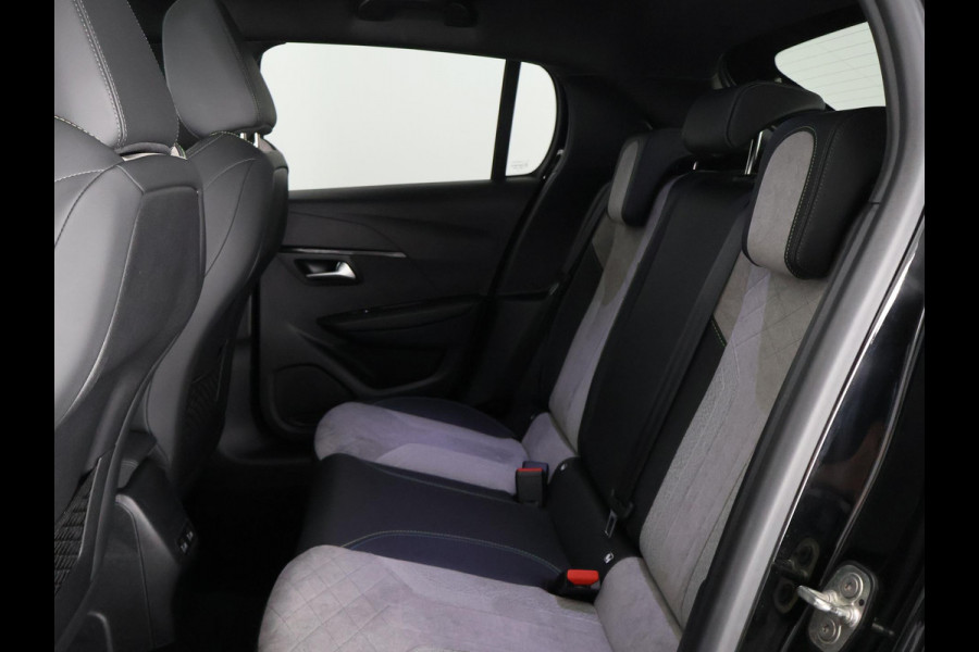 Peugeot 208 1.2 PureTech GT Pack . GARANTIE TOT 03-2031 . STOELVERWARMING . PANORAMA-DAK .