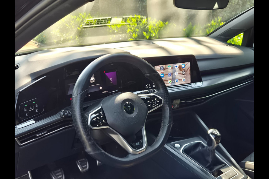 Volkswagen Golf R Line 1.5 Panorama virtual dash CarPlay 1e Eig in NL Alcantara LED Volle optielijst