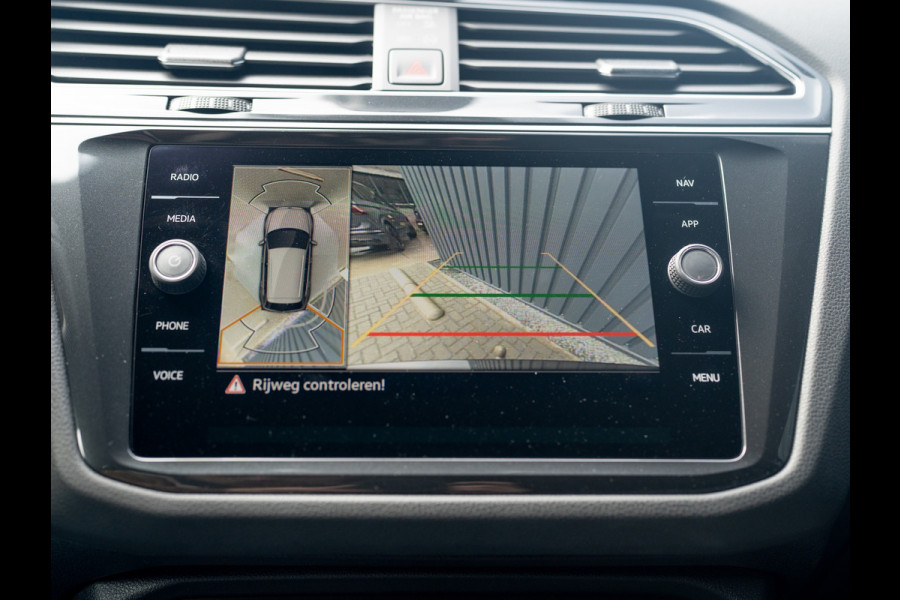 Volkswagen Tiguan 1.5 TSI R-Line Business+ | Trekhaak wegkl. | 360Camera | Harman/Kardon | Side Assist | Elk. A-klep | IQ Light | Prijs Rijklaar!!