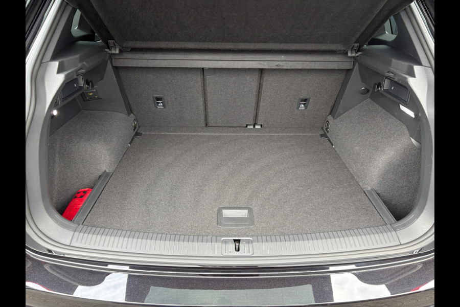 Volkswagen Tiguan 1.5 TSI R-Line Business+ | Trekhaak wegkl. | 360Camera | Harman/Kardon | Side Assist | Elk. A-klep | IQ Light | Prijs Rijklaar!!