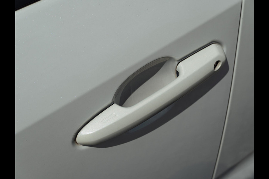 Toyota RAV4 2.5 Hybrid Style|Trekhaak|Alarm|Two Tone