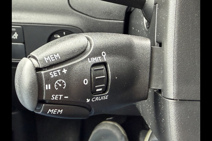 Citroën C3 82pk Shine (Camera - Navigatie via APP - Automatische Airco - Parkeersensoren - Lichtmetalen velgen - Apple Carplay)