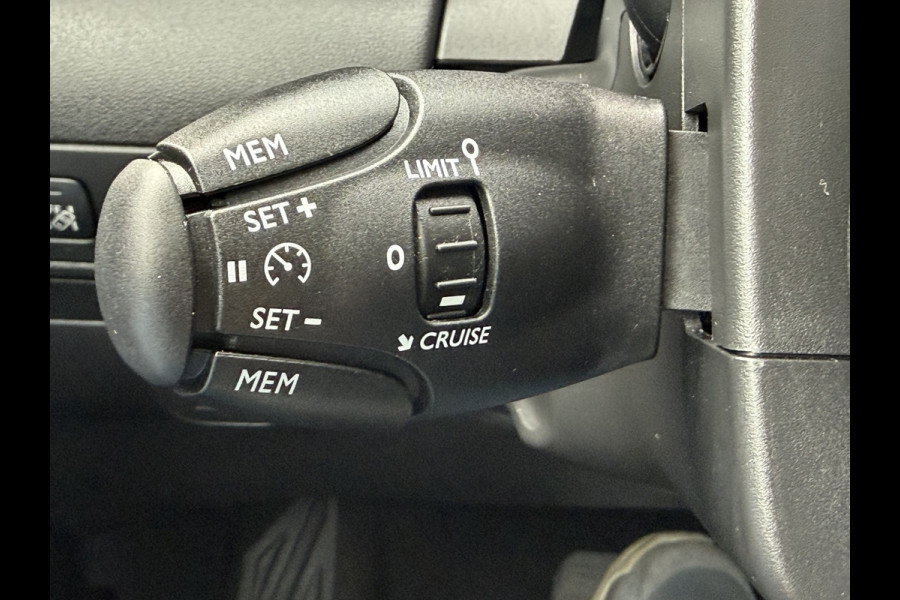 Citroën C3 Aircross 130pk Shine (Elektrisch Schuifdak - Keyless Entry - Camera - Parkeersensoren V+A - Automatische Airco - Navigatie - Apple Carpla
