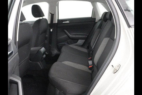 Volkswagen Polo 1.0 TSI Life Business | Stoelverwarming | Adaptive cruise | Carplay | Trekhaak | Navigatie | Full LED | 16'' | Climate control | DAB | Bluetooth