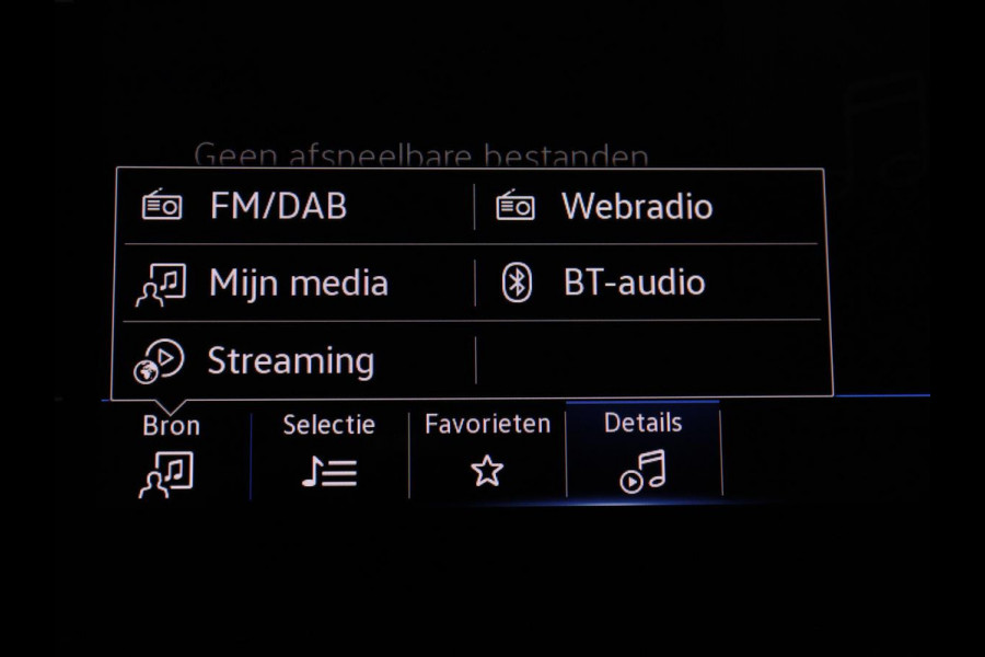 Volkswagen Polo 1.0 TSI Life Business | Stoelverwarming | Adaptive cruise | Carplay | Trekhaak | Navigatie | Full LED | 16'' | Climate control | DAB | Bluetooth