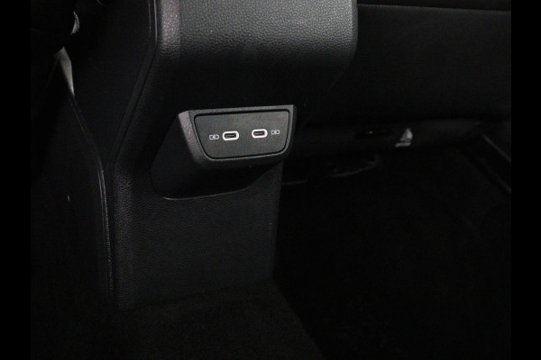 Volkswagen Polo 1.0 TSI Life Business | Stoelverwarming | Adaptive cruise | Carplay | Trekhaak | Navigatie | Full LED | 16'' | Climate control | DAB | Bluetooth