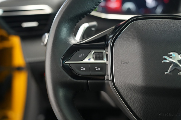 Peugeot 208 1.2 PureTech Allure Panoramadak Navigatie Full-led 24 Maanden garantie* (Vraag naar de voorwaarden)