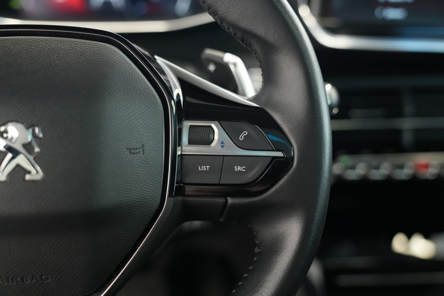 Peugeot 208 1.2 PureTech Allure Panoramadak Navigatie Full-led 24 Maanden garantie* (Vraag naar de voorwaarden)