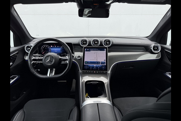 Mercedes-Benz GLC 300e 4MATIC AMG Line | Trekhaak | Distronic | CarPlay | Camera | 19 inch