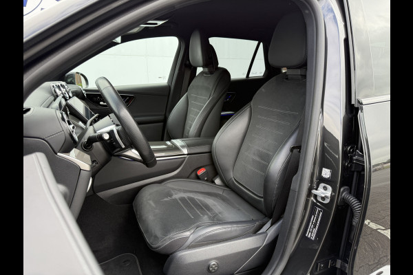 Mercedes-Benz GLC 300e 4MATIC AMG Line | Trekhaak | Distronic | CarPlay | Camera | 19 inch