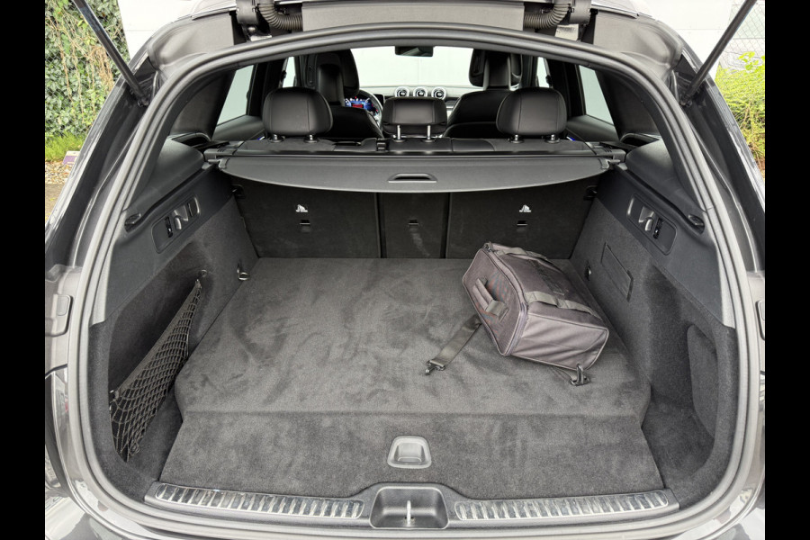 Mercedes-Benz GLC 300e 4MATIC AMG Line | Trekhaak | Distronic | CarPlay | Camera | 19 inch
