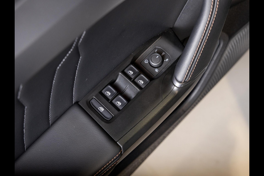 CUPRA Formentor 1.5 TSI Business Edition Plus / 150pk / Panorama dak / Achteruitrij camera / Stoel en stuur verwarming /