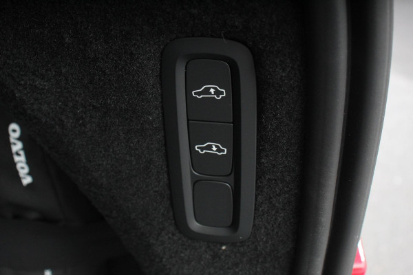 Volvo XC90 2.0 T8 455pk Recharge AWD Ultimate Dark Leder Panorama-schuifdak Navigatie Harman Kardon Electrisch bedienbare achterklep Camera Cruise control Apple Carplay/ Android Auto