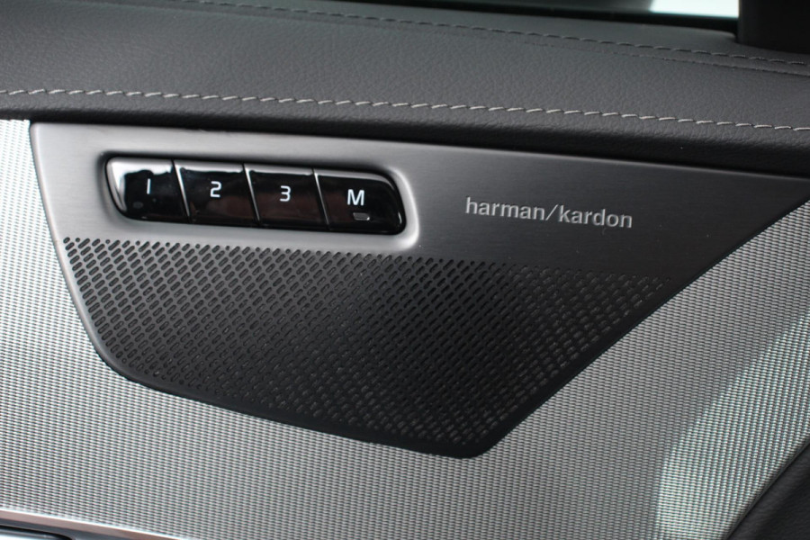 Volvo XC90 2.0 T8 455pk Recharge AWD Ultimate Dark Leder Panorama-schuifdak Navigatie Harman Kardon Electrisch bedienbare achterklep Camera Cruise control Apple Carplay/ Android Auto