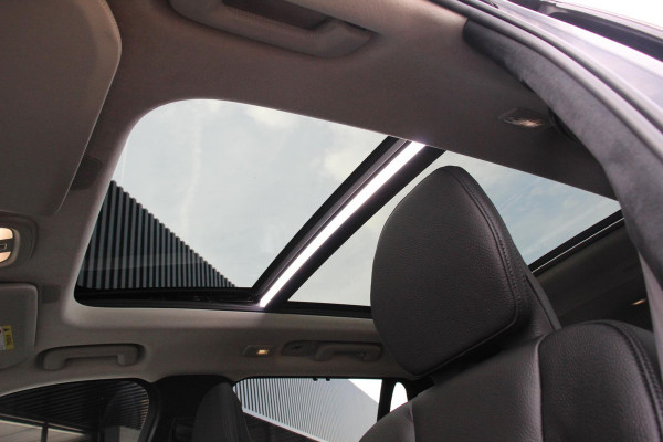 Volvo XC90 2.0 T8 455pk Recharge AWD Ultimate Dark Leder Panorama-schuifdak Navigatie Harman Kardon Electrisch bedienbare achterklep Camera Cruise control Apple Carplay/ Android Auto
