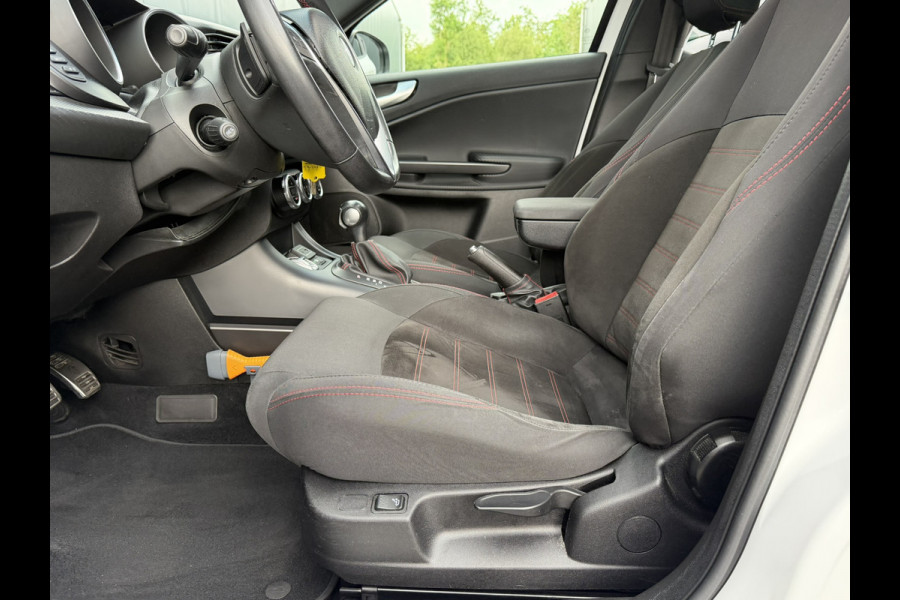 Alfa Romeo Giulietta 1.4 Turbo MultiAir Super | Electrisch panorama/schuifdak | Cruise control | DAB | Airconditioning | 18'' LMV