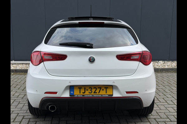 Alfa Romeo Giulietta 1.4 Turbo MultiAir Super | Electrisch panorama/schuifdak | Cruise control | DAB | Airconditioning | 18'' LMV