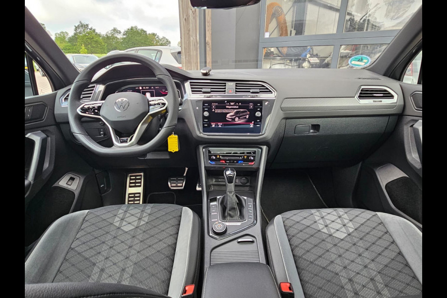 Volkswagen Tiguan 2.0 TSI 190PK 4MOTION DSG R-Line | Pano | Trekhaak | HUD | Stuur- & stoelverwarming | Virtual | App-connect | LMV 19" |