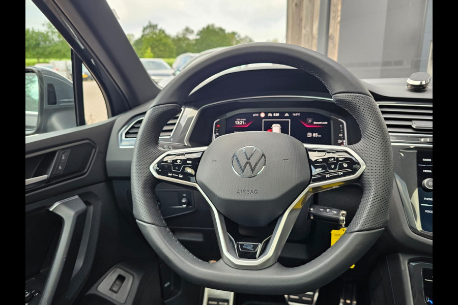 Volkswagen Tiguan 2.0 TSI 190PK 4MOTION DSG R-Line | Pano | Trekhaak | HUD | Stuur- & stoelverwarming | Virtual | App-connect | LMV 19" |