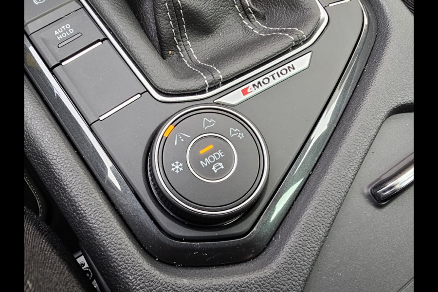 Volkswagen Tiguan 2.0 TSI 190PK 4MOTION DSG R-Line | Pano | Trekhaak | HUD | Stuur- & stoelverwarming | Virtual | App-connect | LMV 19" |