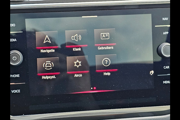 Volkswagen Tiguan 2.0 TSI 190PK 4MOTION DSG R-Line | Pano | Trekhaak | HUD | Stuur- & stoelverwarming | Virtual | App-connect | LMV 19" |