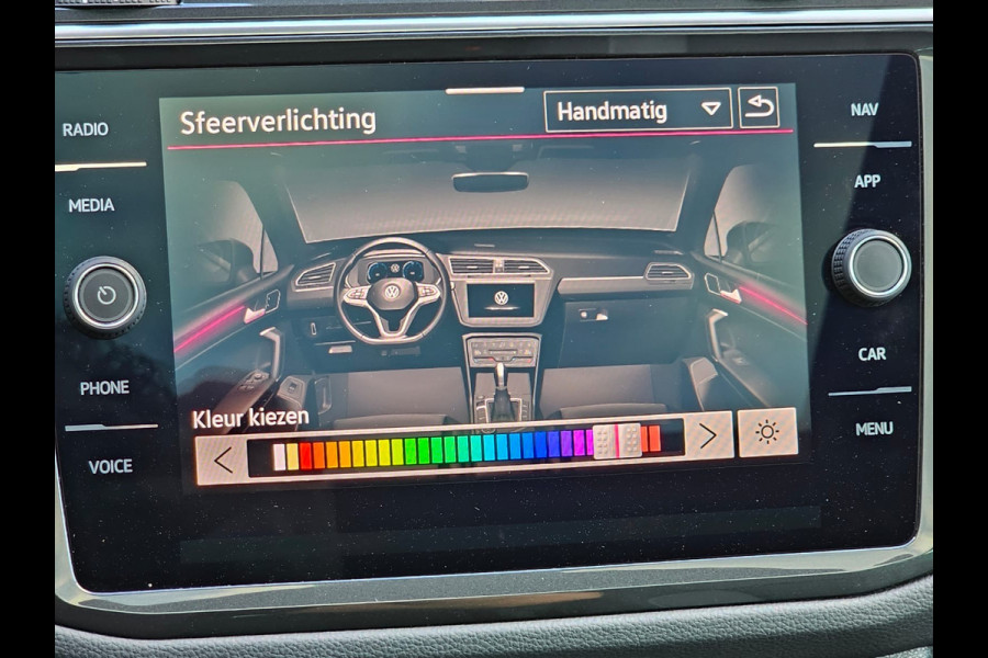 Volkswagen Tiguan 2.0 TSI 190PK 4MOTION DSG R-Line | Pano | Trekhaak | HUD | Stuur- & stoelverwarming | Virtual | App-connect | LMV 19" |