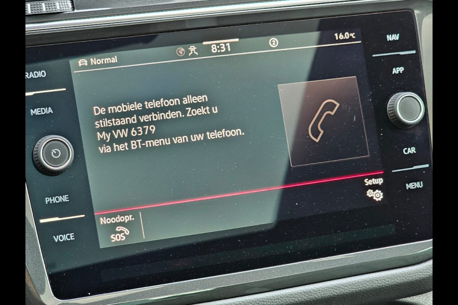 Volkswagen Tiguan 2.0 TSI 190PK 4MOTION DSG R-Line | Pano | Trekhaak | HUD | Stuur- & stoelverwarming | Virtual | App-connect | LMV 19" |