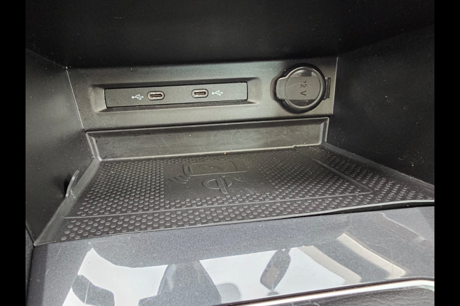 Volkswagen Tiguan 2.0 TSI 190PK 4MOTION DSG R-Line | Pano | Trekhaak | HUD | Stuur- & stoelverwarming | Virtual | App-connect | LMV 19" |