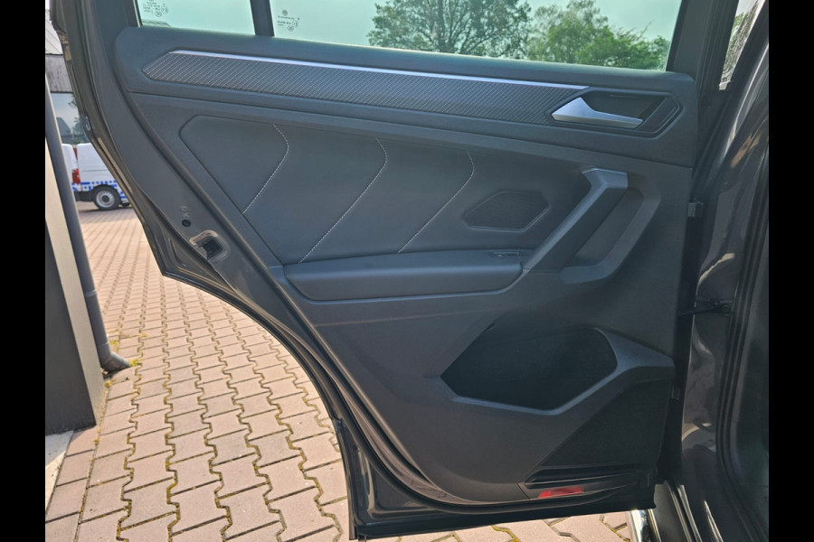 Volkswagen Tiguan 2.0 TSI 190PK 4MOTION DSG R-Line | Pano | Trekhaak | HUD | Stuur- & stoelverwarming | Virtual | App-connect | LMV 19" |