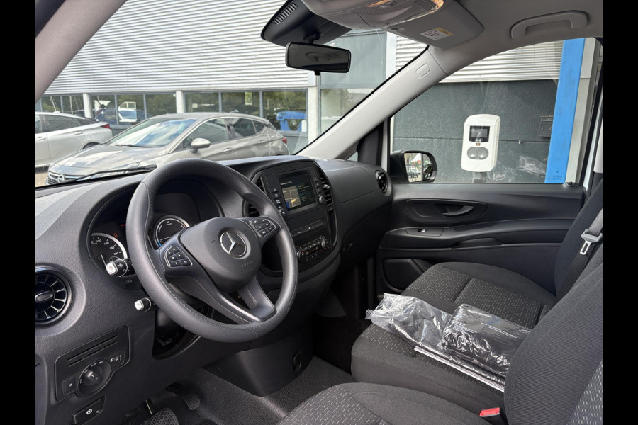 Mercedes-Benz EVITO TOURER PRO L2 90 kWh | BTW Auto | SOH 95,5% | 9 Pers. | Stoelverwarming | Navi | Cruise Control |