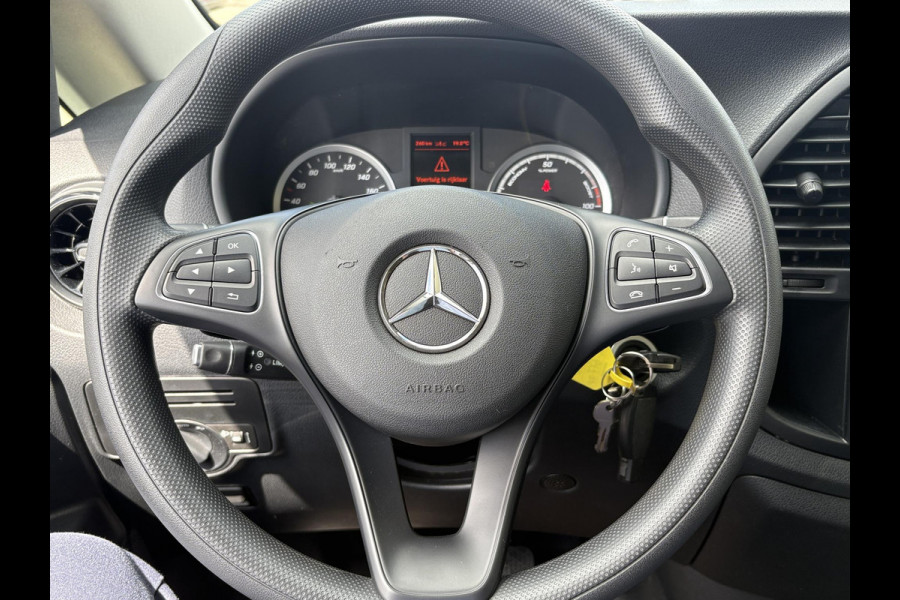 Mercedes-Benz EVITO TOURER PRO L2 90 kWh | BTW Auto | SOH 95,5% | 9 Pers. | Stoelverwarming | Navi | Cruise Control |