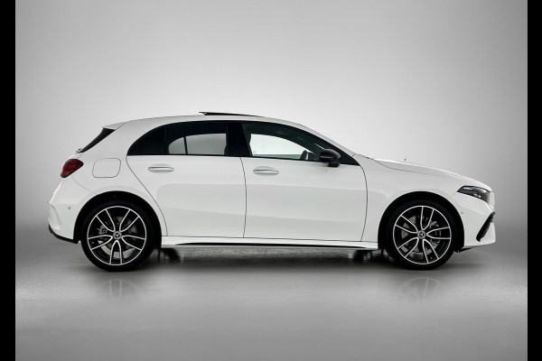 Mercedes-Benz A-Klasse 250 e Business Solution AMG | AMG Line Plus pakket | Memorypakket voorstoelen | Panoramaschuifdak | Head-up display | 360° camera | AMG Line Plus pakket | Memorypakket voorstoelen | Panoramaschuifdak | Head-up display | 360° camera |