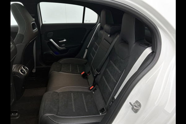 Mercedes-Benz A-Klasse 250 e Business Solution AMG | AMG Line Plus pakket | Memorypakket voorstoelen | Panoramaschuifdak | Head-up display | 360° camera | AMG Line Plus pakket | Memorypakket voorstoelen | Panoramaschuifdak | Head-up display | 360° camera |