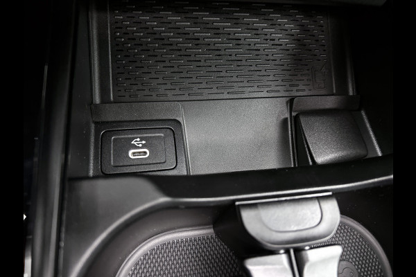 Mercedes-Benz A-Klasse 250 e Business Solution AMG | AMG Line Plus pakket | Memorypakket voorstoelen | Panoramaschuifdak | Head-up display | 360° camera | AMG Line Plus pakket | Memorypakket voorstoelen | Panoramaschuifdak | Head-up display | 360° camera |