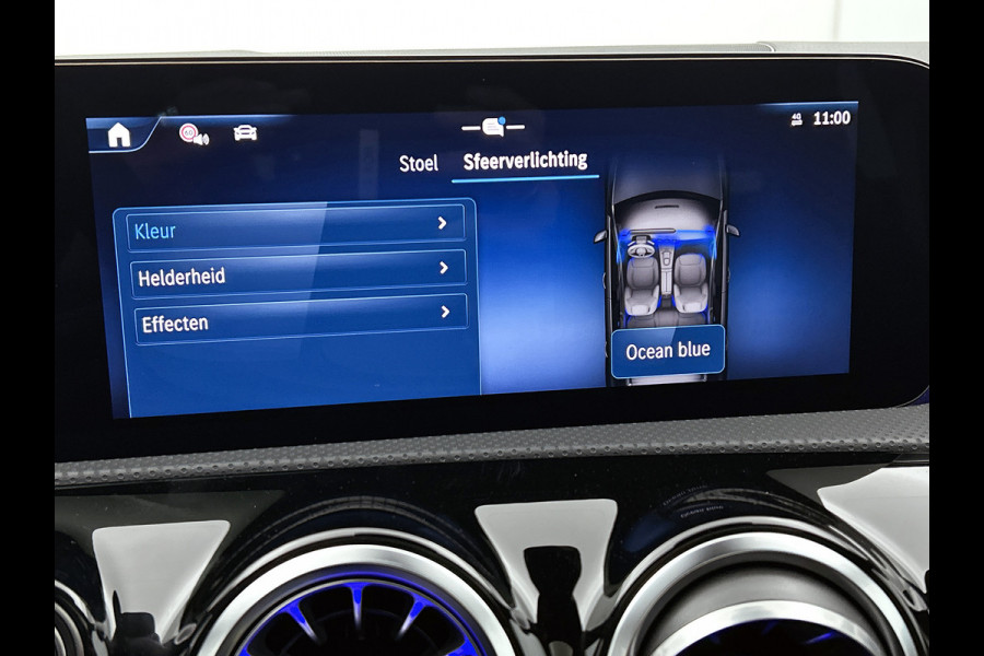 Mercedes-Benz A-Klasse 250 e Business Solution AMG | AMG Line Plus pakket | Memorypakket voorstoelen | Panoramaschuifdak | Head-up display | 360° camera | AMG Line Plus pakket | Memorypakket voorstoelen | Panoramaschuifdak | Head-up display | 360° camera |